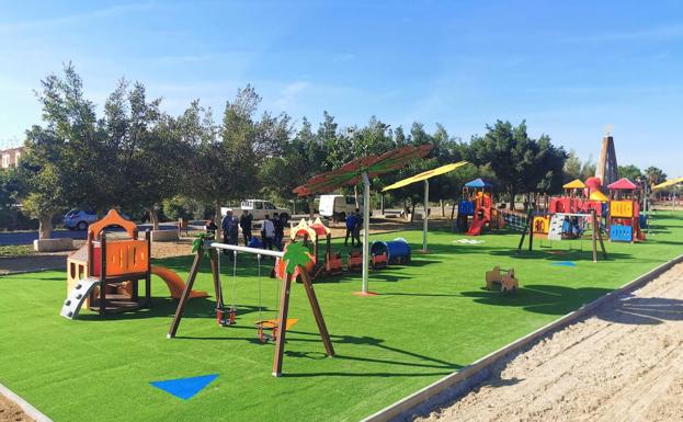 Vera abre los primeros cuatro parques infantiles renovados