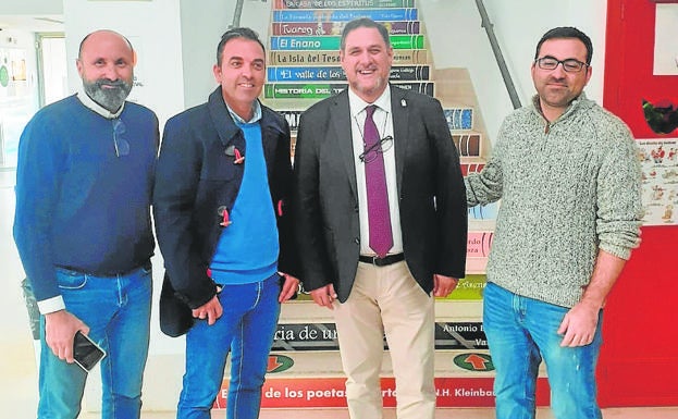 Educación toma nota de las demandas para realizar mejoras en el colegio y en el instituto