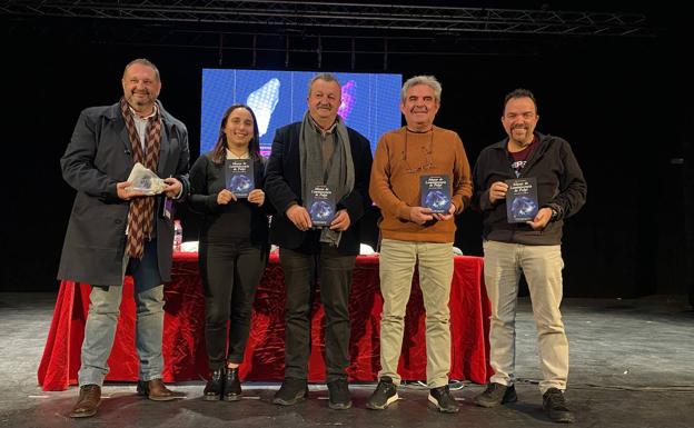 Presentada la guía de minerales 'Museo de luminiscencia de Pulpí'