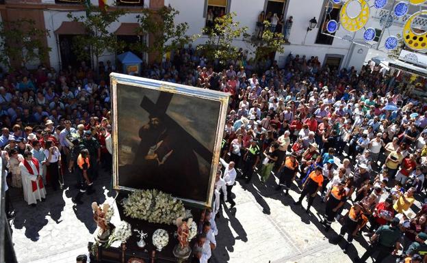 Miles de romeros y turistas reafirman un 5 de octubre más la tradición del Cristo de Moclín