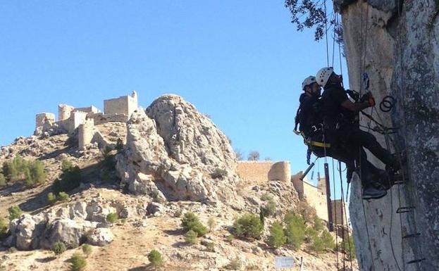 Moclín estrena este sábado la primera vía ferrata infantil de España