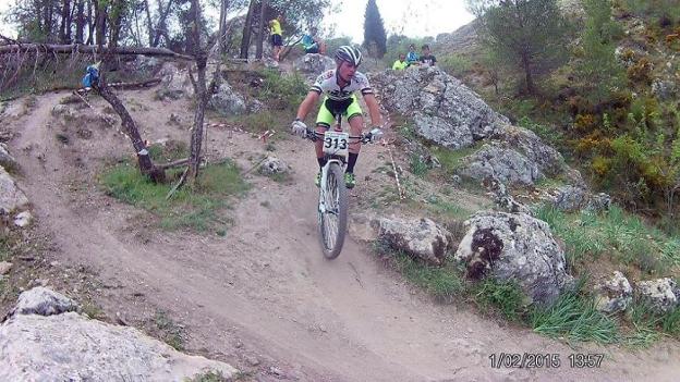 Cerca de 300 corredores recorren este domingo las rutas naturales de Moclín