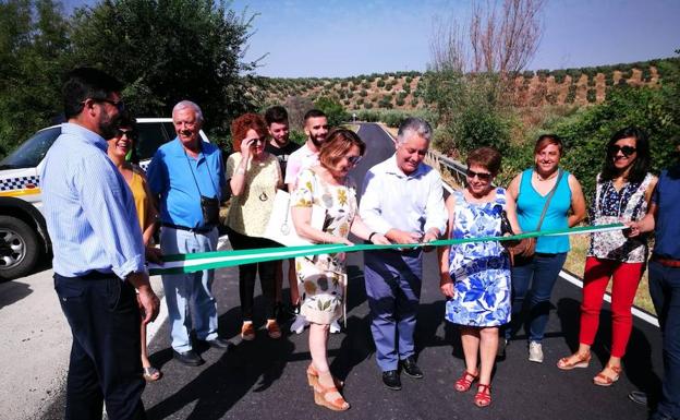 La carretera entre Moclín y Colomera reestrena firme «para mayor comodidad y seguridad de los conductores»