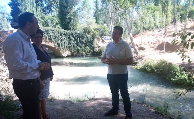 Medio Ambiente autoriza la suelta de la trucha arcoíris en las aguas de Riofrío