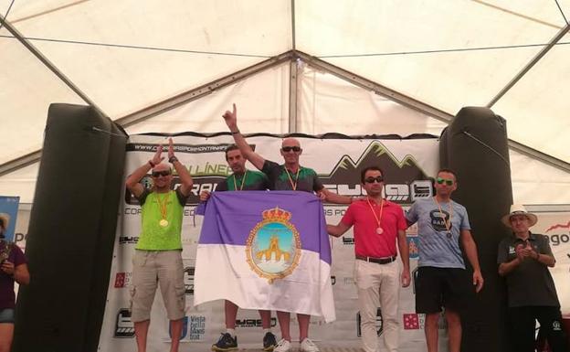 El lojeño Miguel Ángel Luque, campeón de España de 'trail' para invidentes