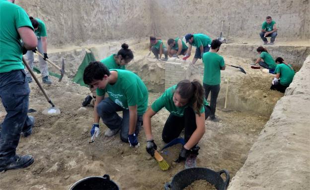 La villa romana de Salar empieza a revelar su riqueza decorativa y la relevancia que tuvo hace 20 siglos