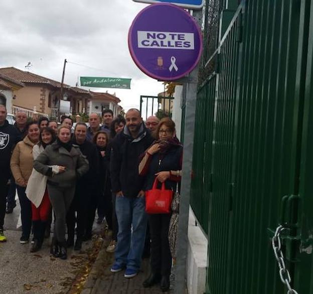 Los pueblos de Moclín 'señalizan' sus calles contra la Violencia de Género