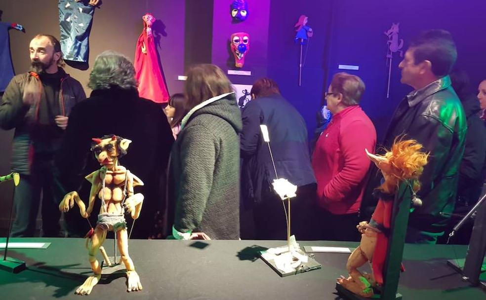 LOS TÍTERES YA ESTÁN EN CASA