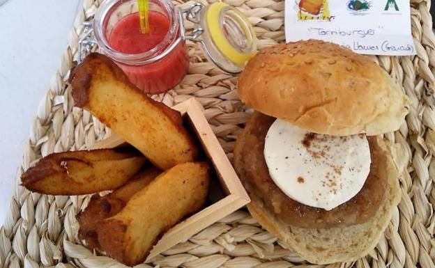 Las innovadoras torrijas 'made in Loja' que parecen hamburguesas o sushi