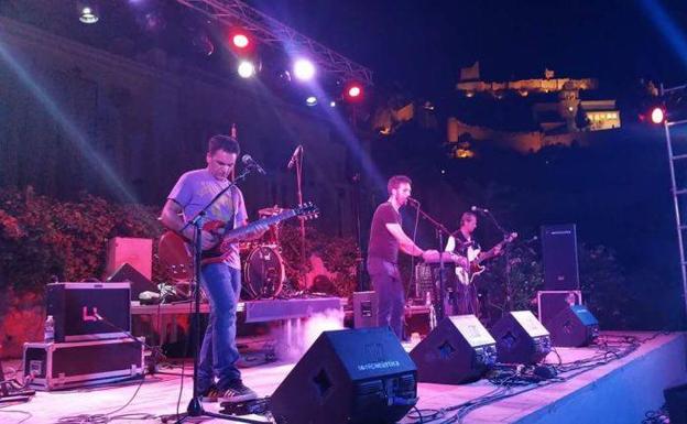 El castillo de Moclín, 'telón de fondo' del Fusión Velillos y su apuesta por la música granadina