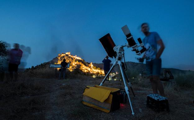 Moclín fomenta el turismo estelar recreando la misión Apolo XI