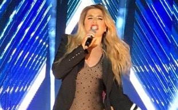 Huétor Tájar felicita a su paisana Lola Índigo por su premio MTV