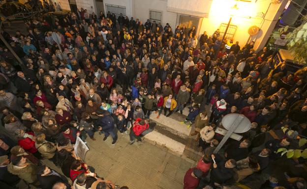 Cerca de un millar de vecinos piden que las 'Venus' se queden en Salar