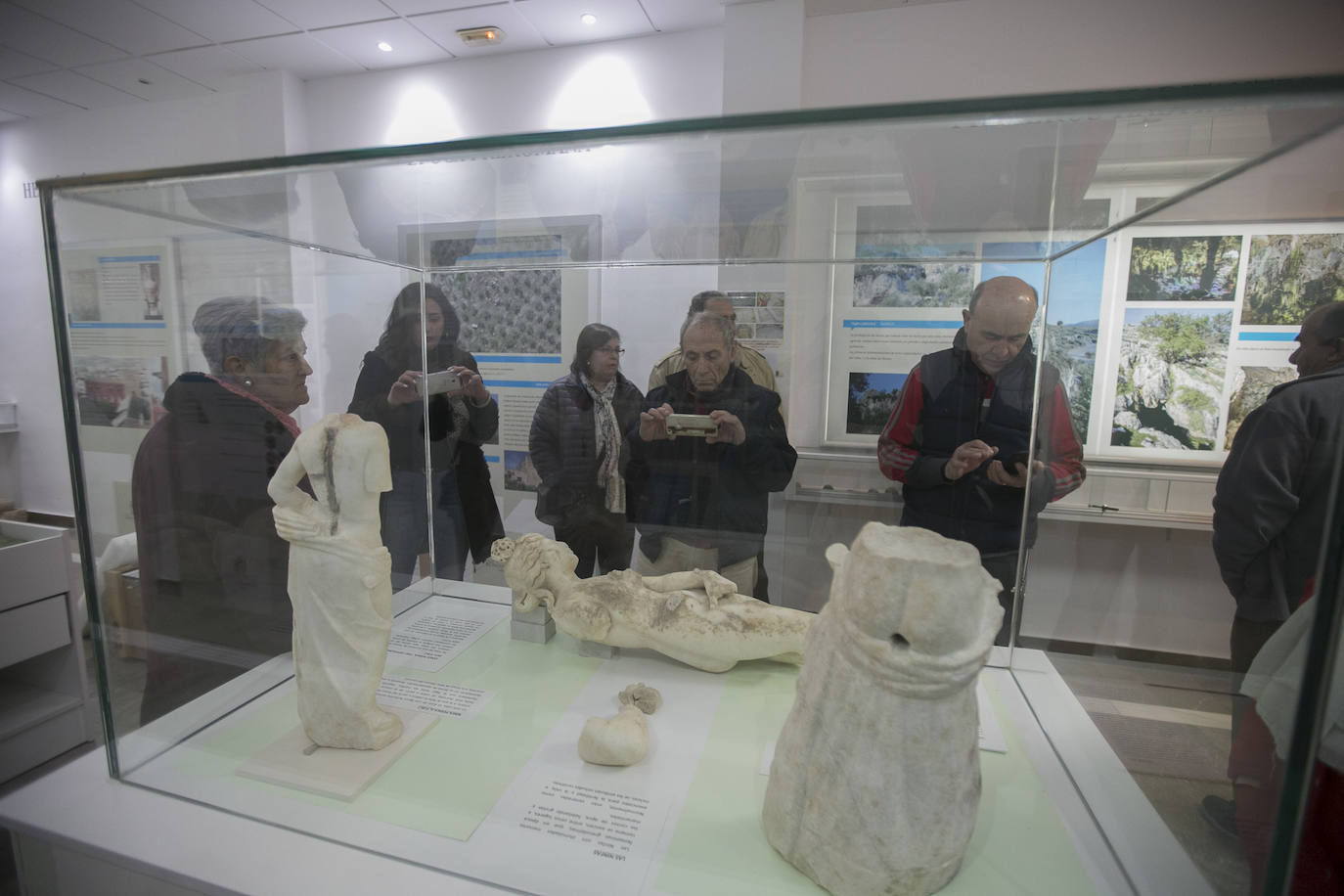 Salar grita «las 'Venus' no se van», en contra del traslado de las piezas arquelógicas