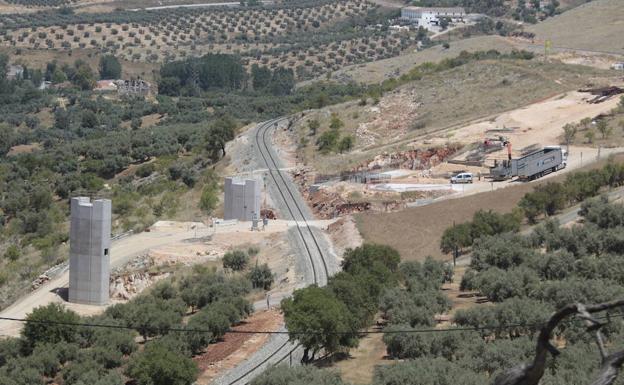 Adjudican la asistencia técnica de plataforma del viaducto de variante de Loja