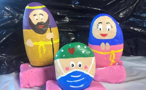 Belenes artesanos para los profesionales que luchan contra la pandemia