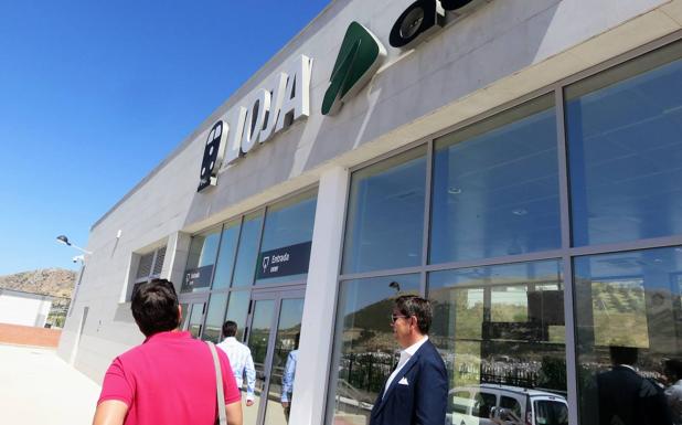 Adif licita obras de mejora en la estación de Loja y de la permeabilidad al tráfico rodado