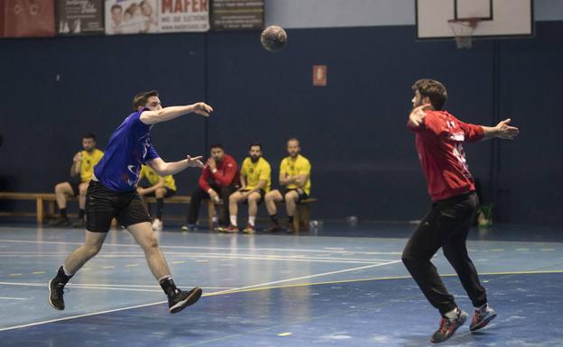 El BM. Maracena se despide ante el campeón