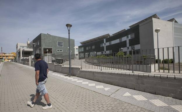 La empresa de la residencia de Maracena releva a la directora tras las quejas de los familiares