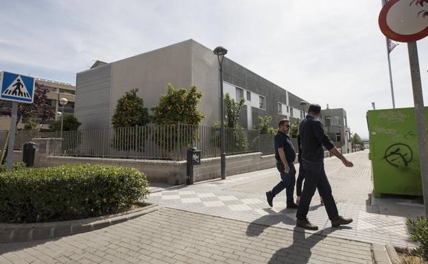 Las familias exigen a la nueva dirección del asilo de Maracena soluciones inmediatas