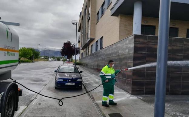 Prosiguen los trabajos de limpieza en las calles de Maracena