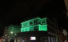 El Ayuntamiento de Maracena se ilumina de verde contra la ELA