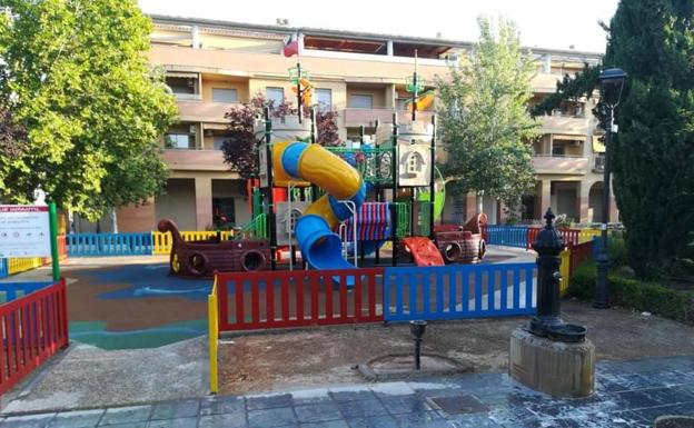 Prosiguen los trabajos de desinfección en los parques y calles de Maracena