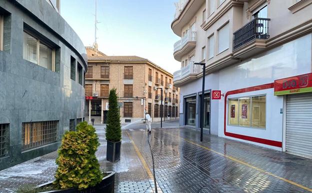 Continúan las labores de desinfección diaria de calles y espacios públicos