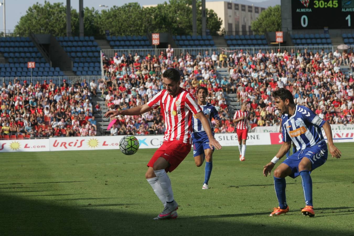 El Alavés desquicia al Almería