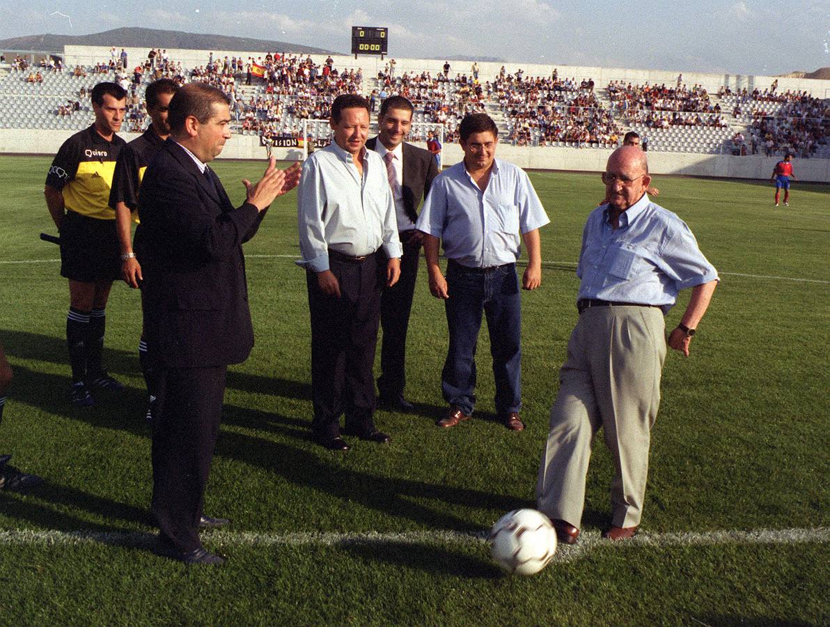 Las viejas grietas del &#039;Nuevo&#039; Estadio