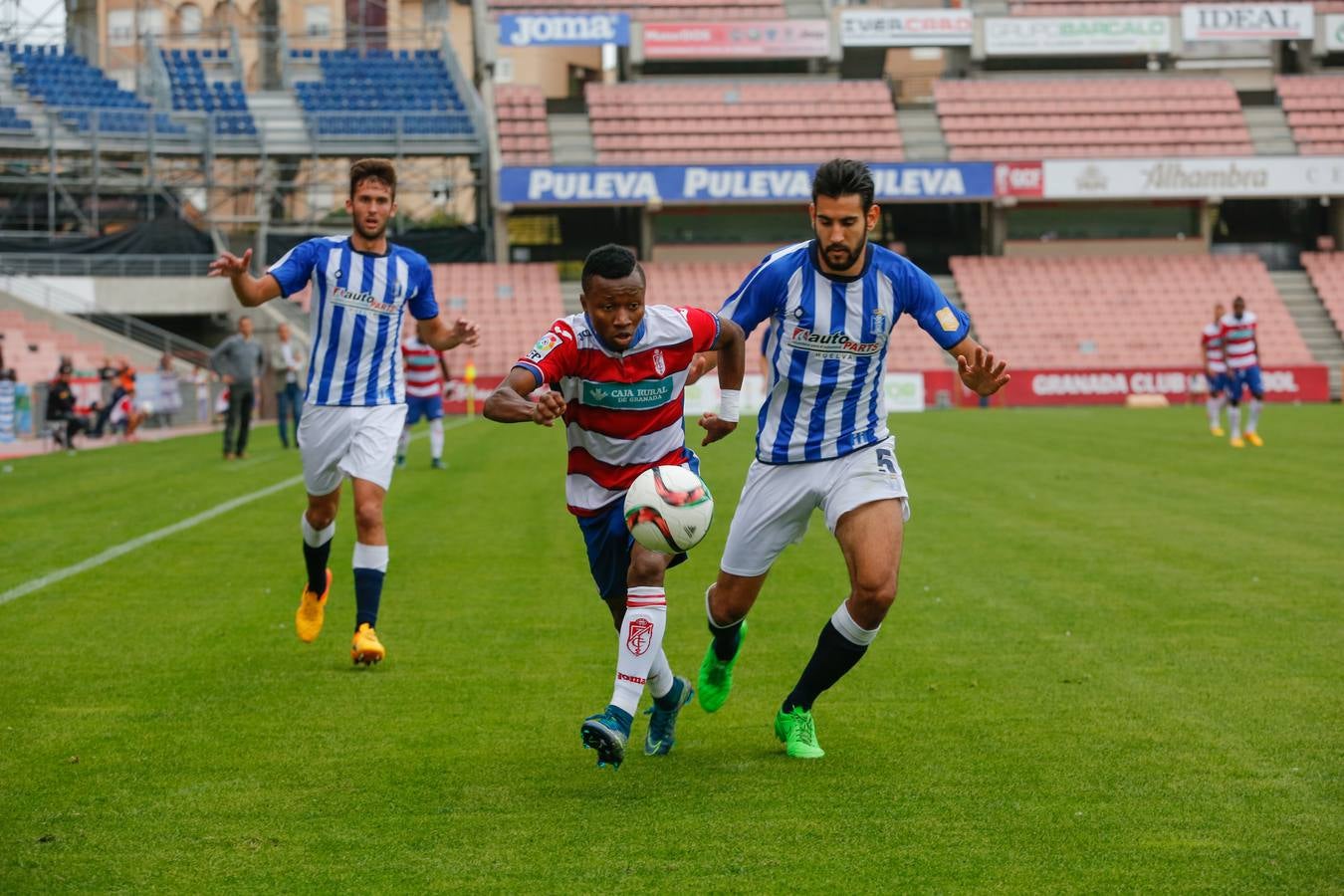 El Granada B resurge en la segunda parte y supera al Recreativo