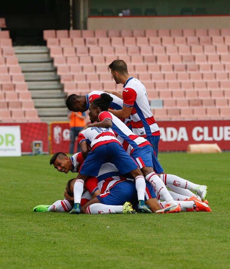 El Granada B resurge en la segunda parte y supera al Recreativo