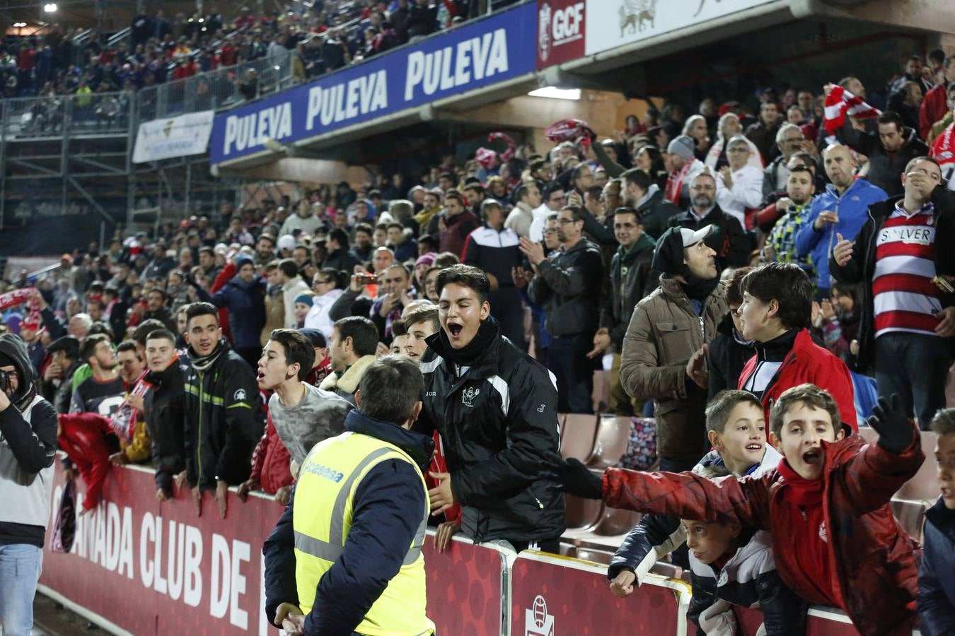 El ambiente en Los Cármenes en el Granada-Leganés