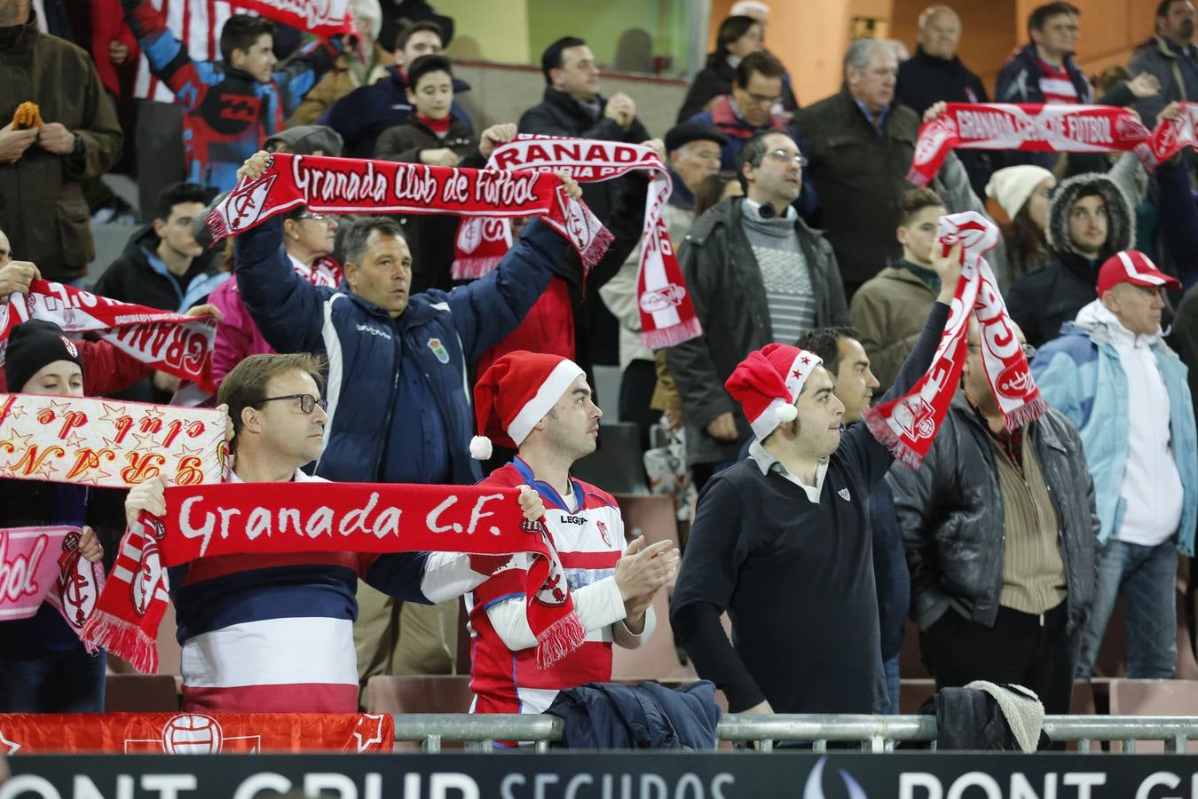 El ambiente en Los Cármenes en el Granada-Leganés