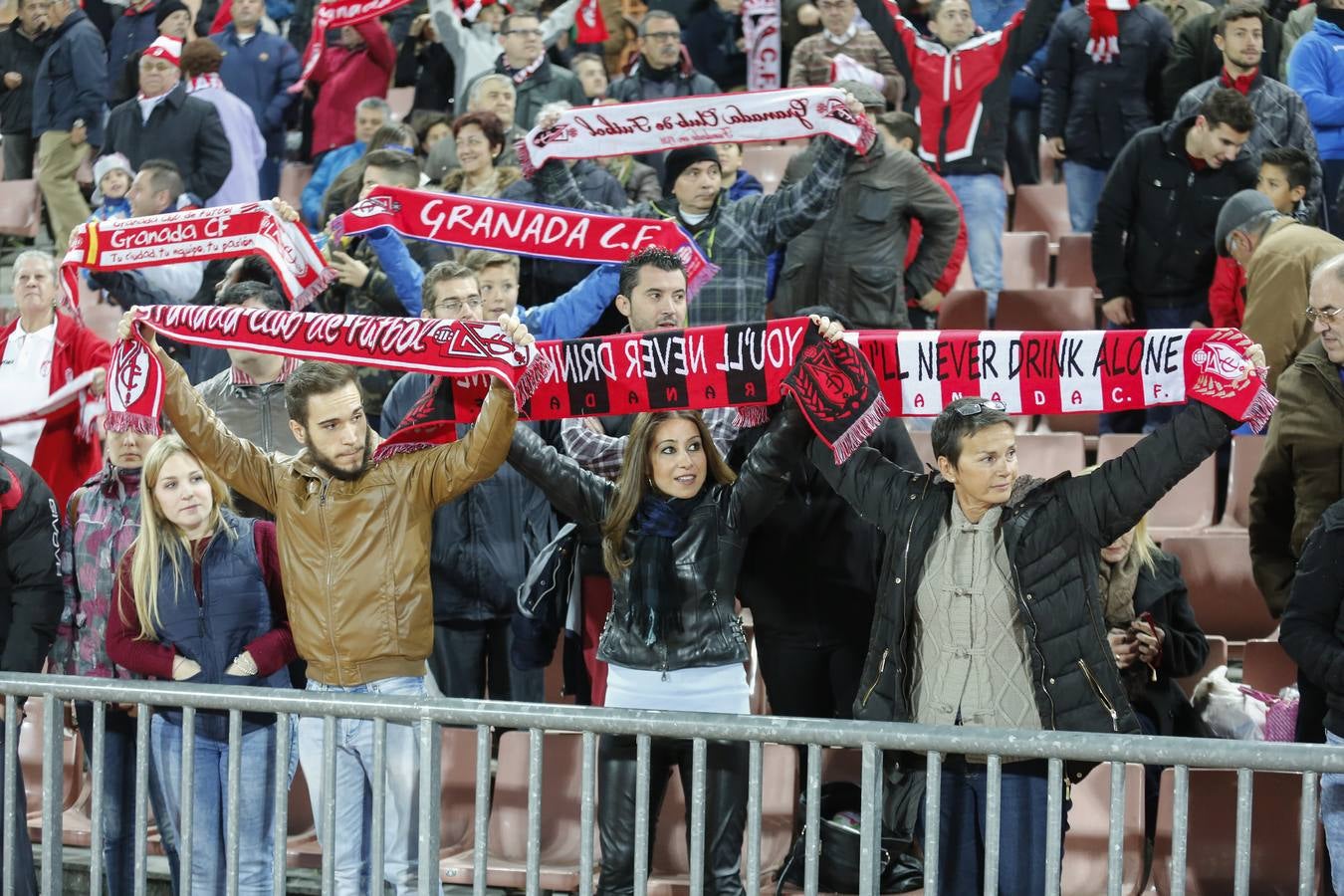 El ambiente en Los Cármenes en el Granada-Leganés