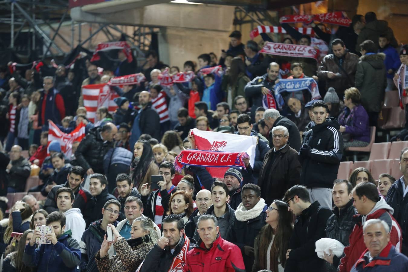 El ambiente en Los Cármenes en el Granada-Leganés