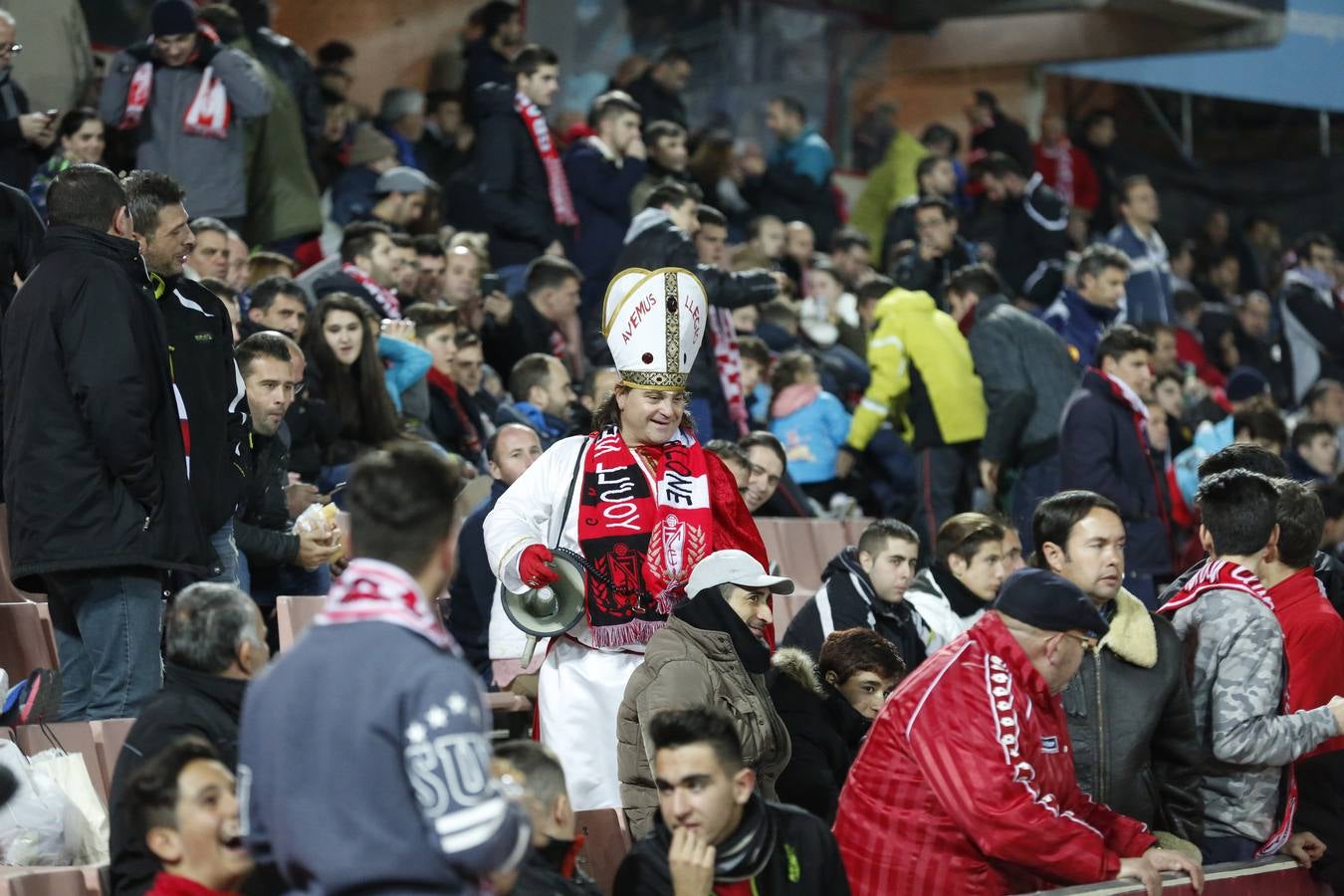 El ambiente en Los Cármenes en el Granada-Leganés