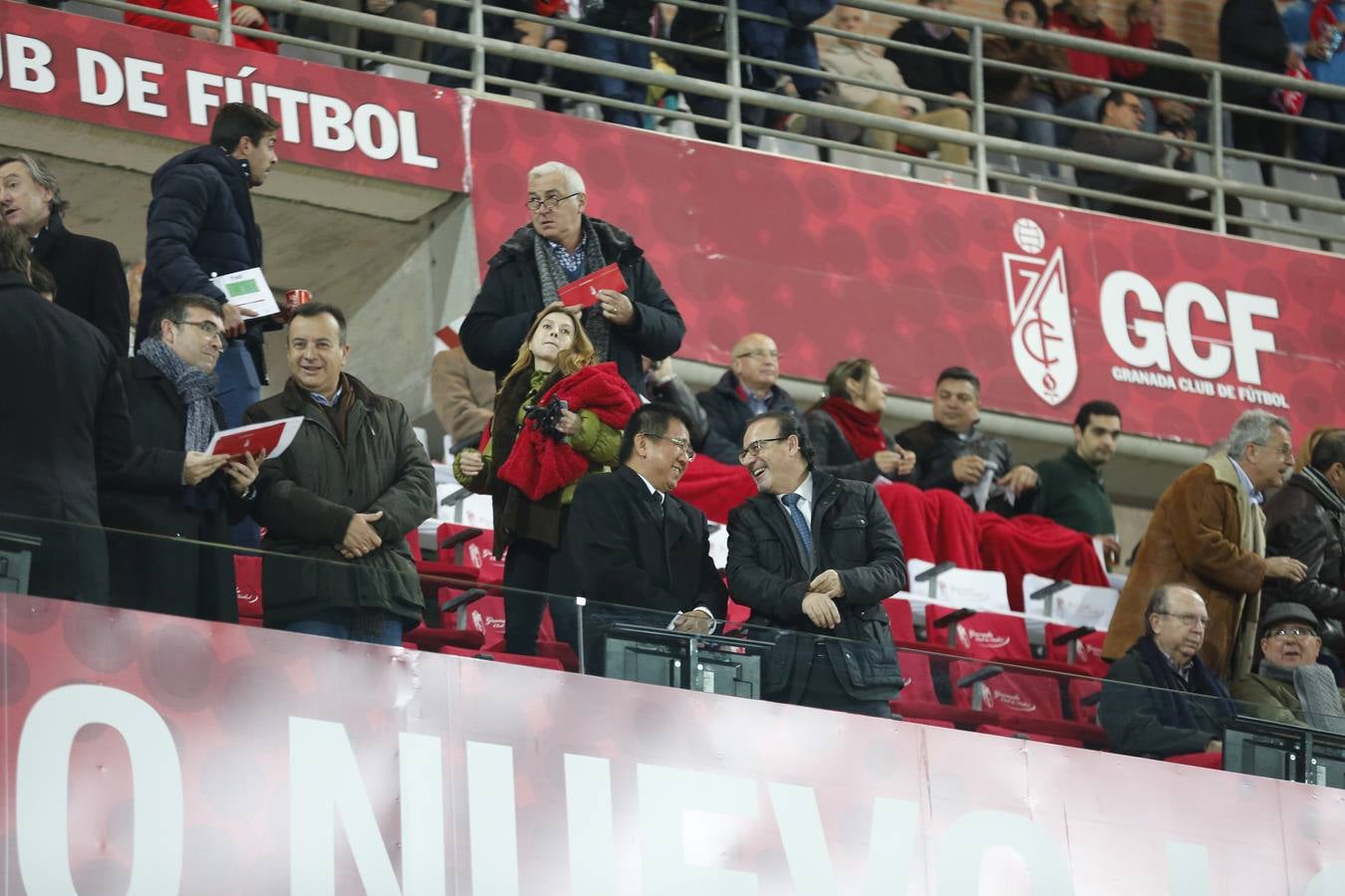 La afición en los Cármenes durante el Granada - Valencia