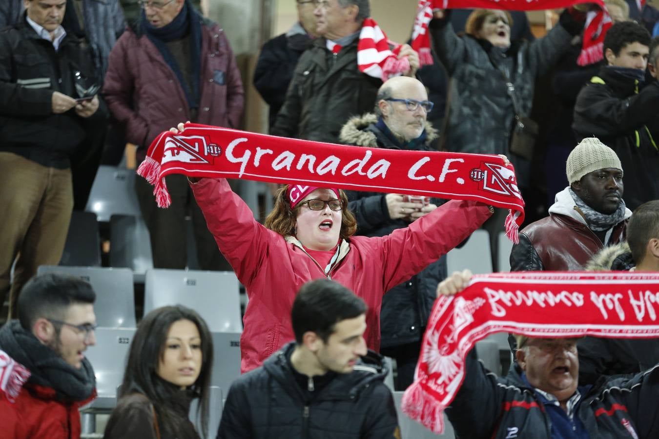 La afición en los Cármenes durante el Granada - Valencia