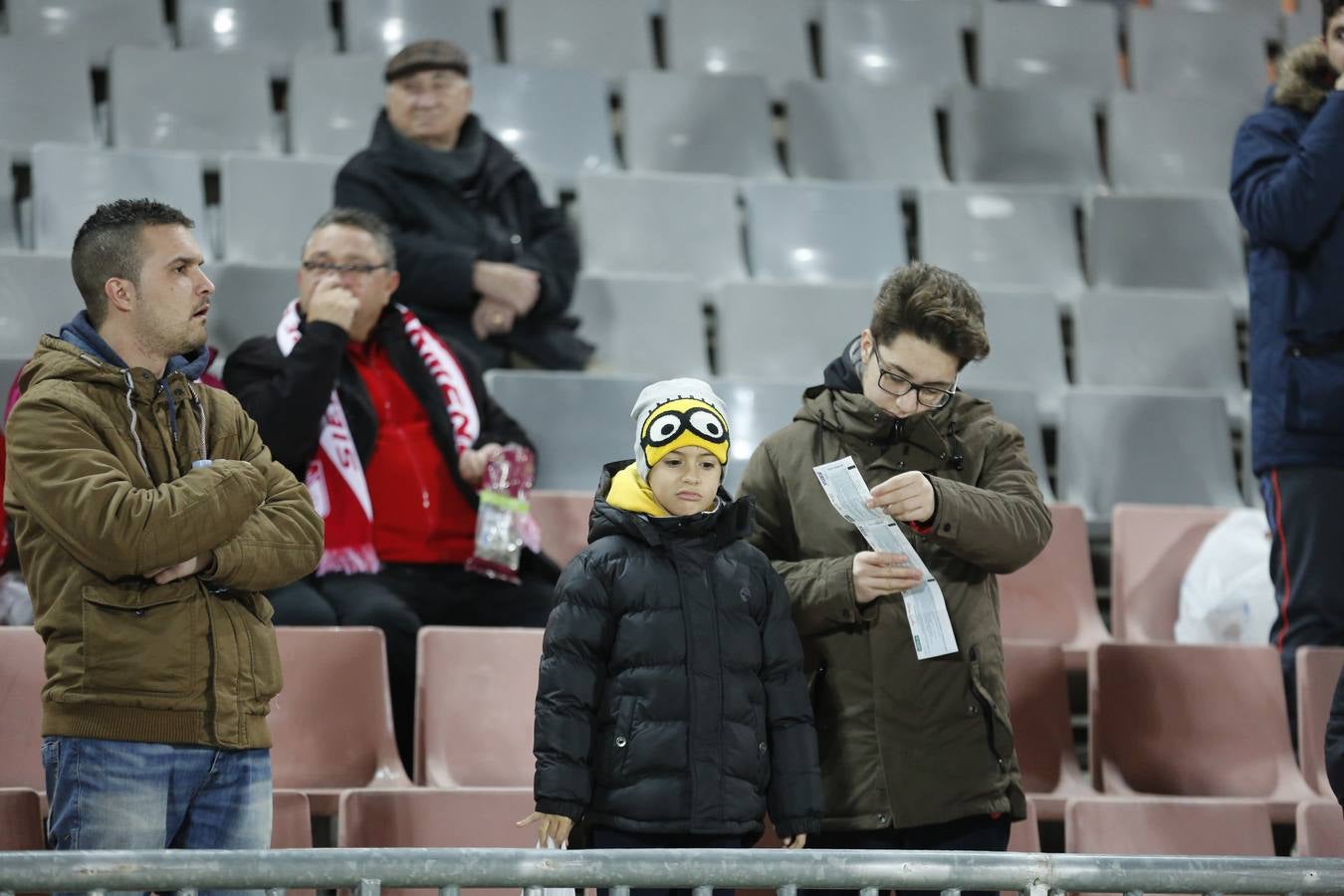 La afición en los Cármenes durante el Granada - Valencia
