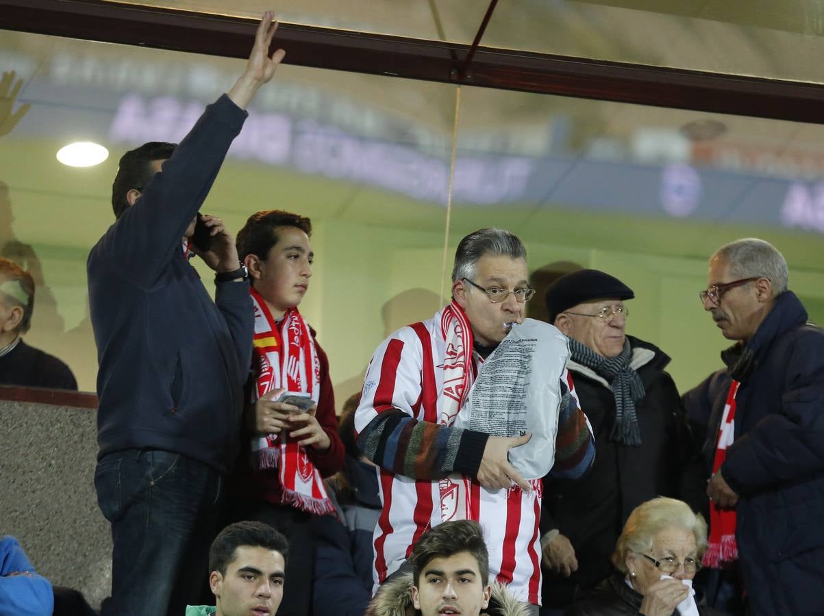 La afición en los Cármenes durante el Granada - Valencia