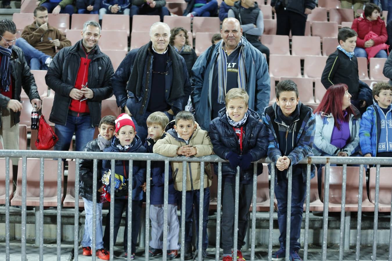 La afición en los Cármenes durante el Granada - Valencia