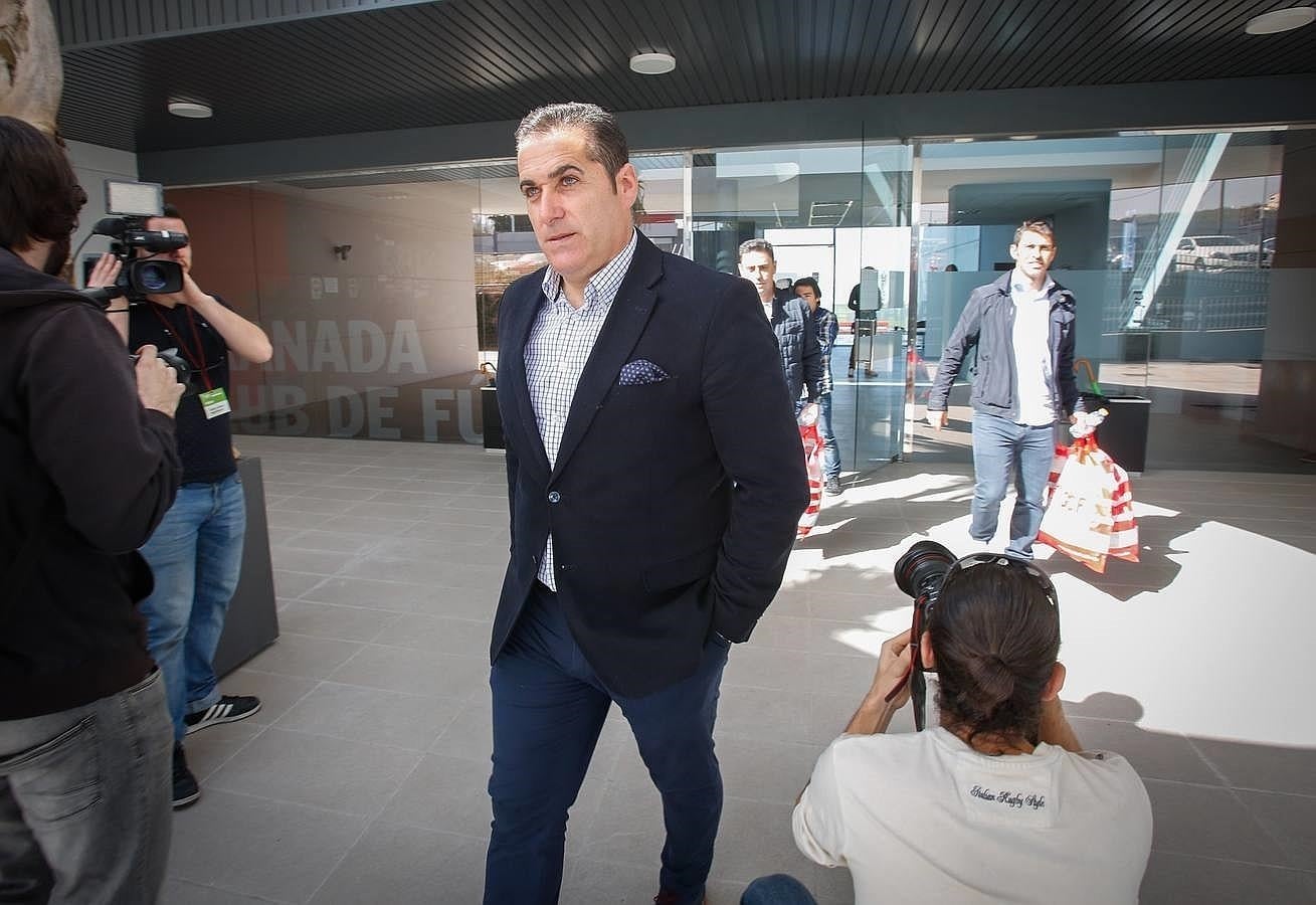 Sandoval es destituido.. Entre lágrimas y un poco confuso, José Ramón Sandoval se despide del Granada CF, equipo que meses antes había rescatado de lo más bajo de la Liga BBVA. José González, ex-técnico del Cádiz, será su sustituto.