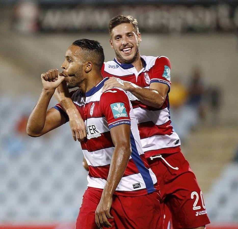 Despegó y se estrelló.. La victoria ante el Getafe en la segunda jornada prometía para el conjunto rojiblanco, pero una serie de catastróficos resultados durante más de dos meses llevaría al equipo de Sandoval a deambular entre los últimos cuatro puestos de la clasificación desde la 5ª jornada hasta el día de hoy.