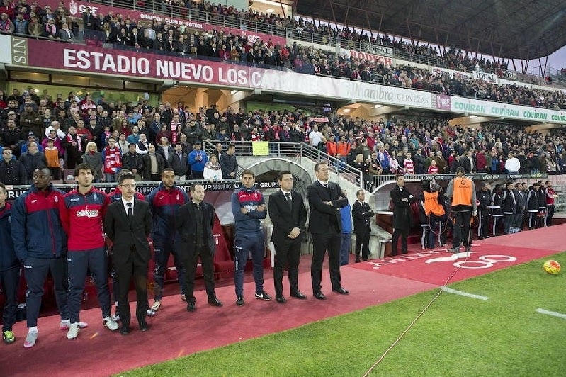 A pesar de los malos resultados, Sandoval contó con el respaldo de los jugadores y de la afición.. Los aficionados del Granada nunca le dieron la espalda a Sandoval. El equipo jugaba bien, mucho mejor que la pasada temporada. Sólo faltaban los goles.