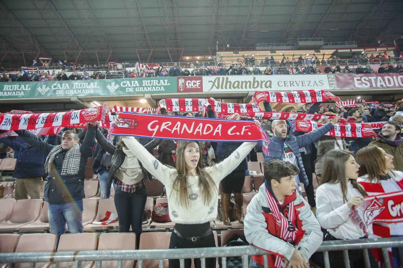 El ambiente en Los Cármenes durante el Granada-Espanyol