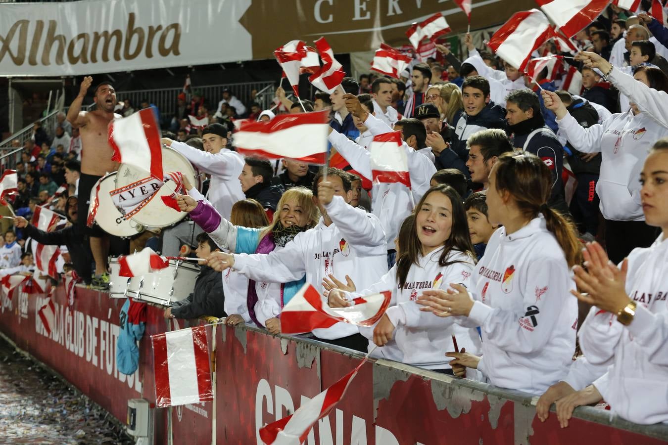 El ambiente en Los Cármenes durante el Granada-Espanyol