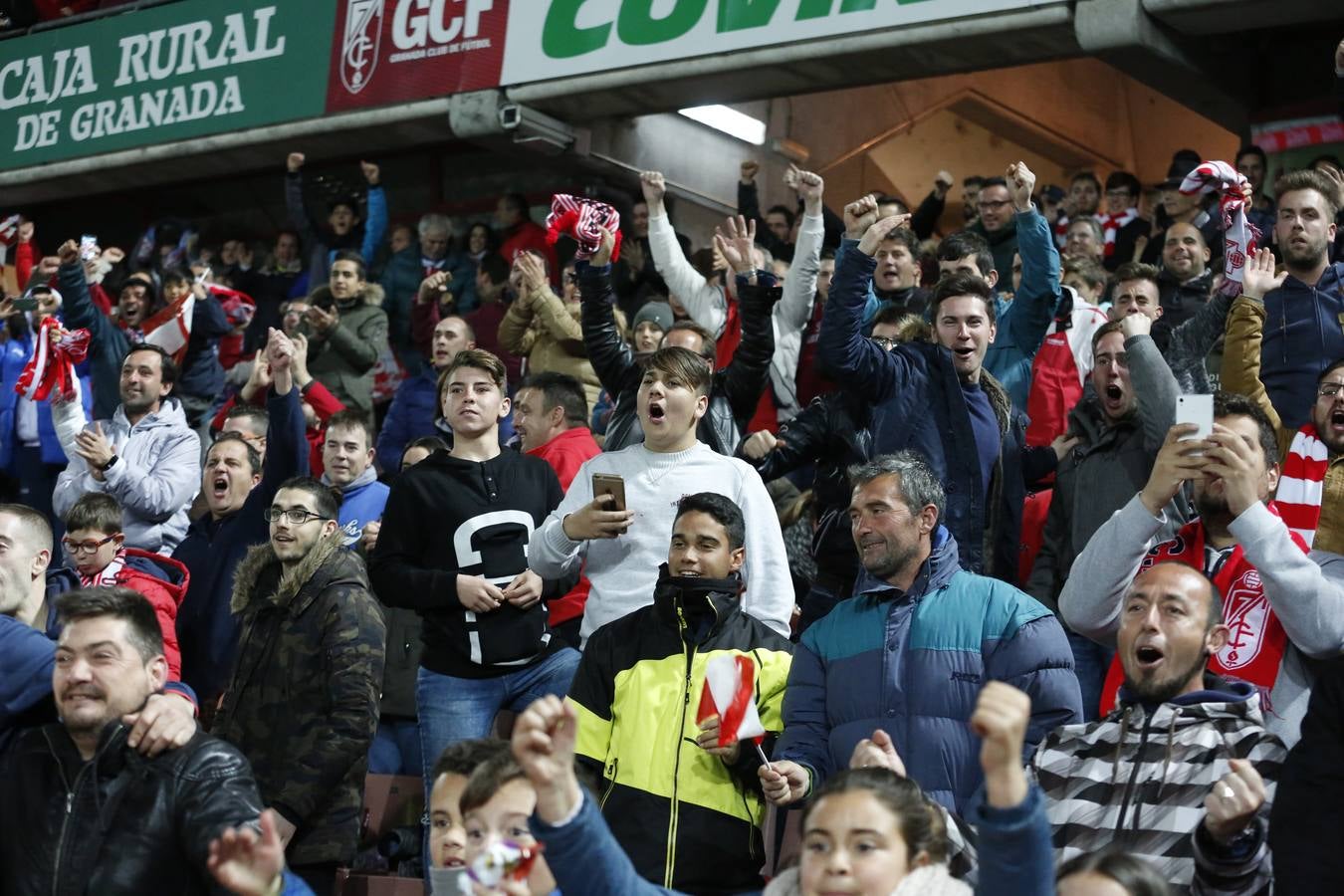 El ambiente en Los Cármenes durante el Granada-Espanyol