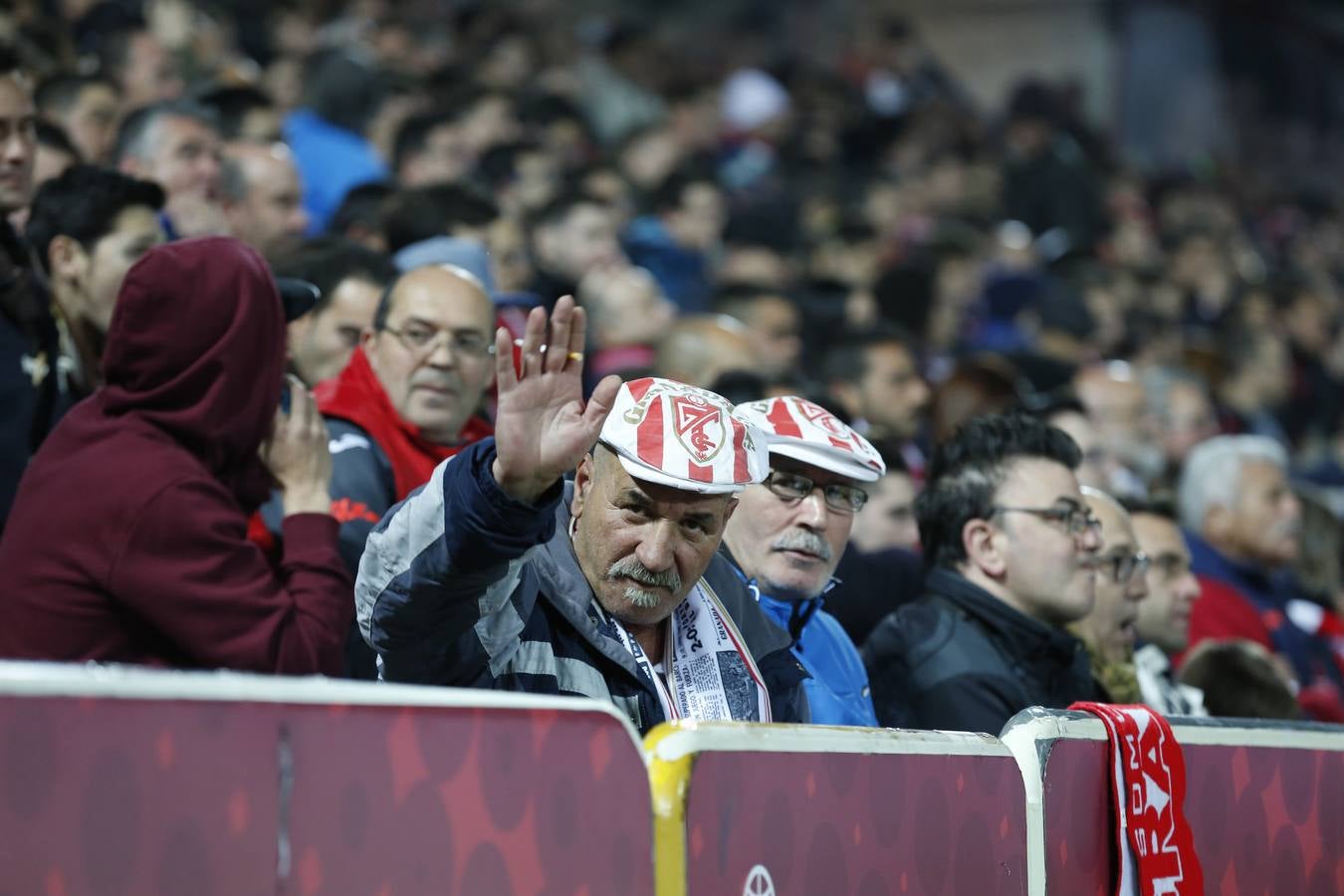 El ambiente en Los Cármenes durante el Granada-Espanyol