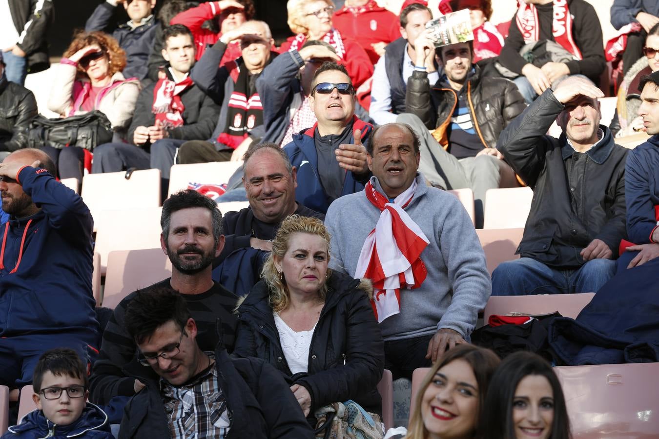 El ambiente en Los Cármenes durante el Granada CF-Rayo